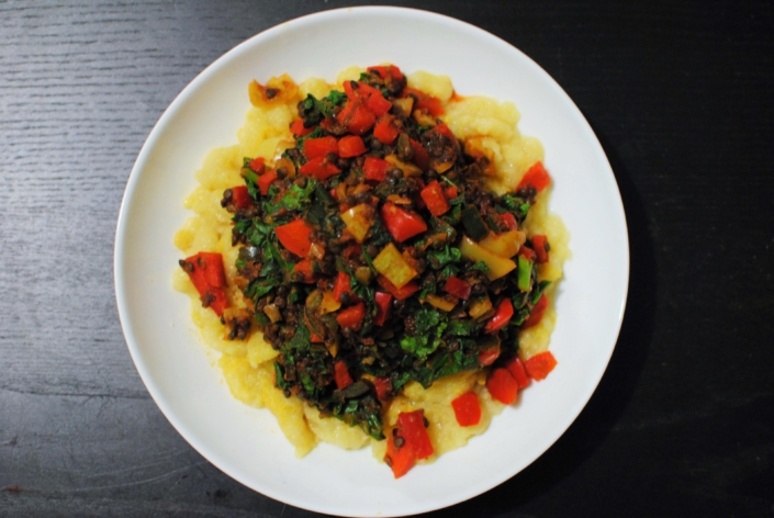 Pepper, tomato and onion stew (lecsó) with black lentils and kale Pepper, tomato and onion stew (lecsó) with black lentils and kale