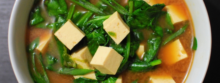 Red miso soup with spinach and tofu